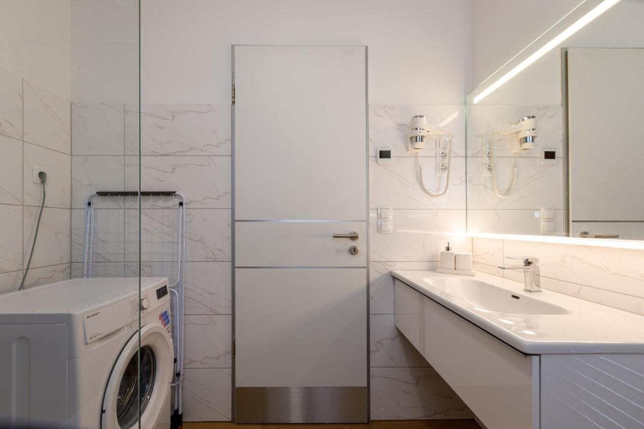 La Bella Centrum Apartmanok Piros/Sarga Hévíz المظهر الخارجي الصورة