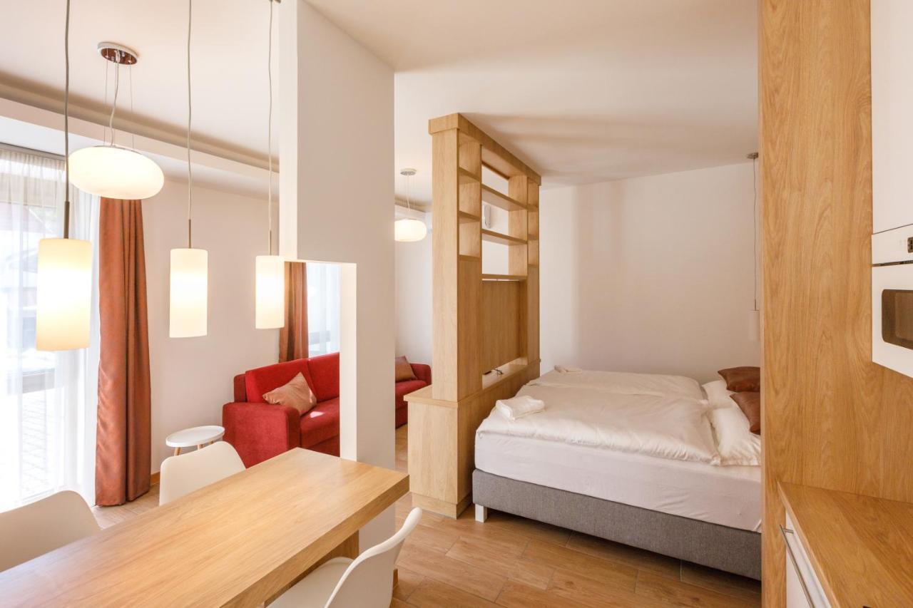 La Bella Centrum Apartmanok Piros/Sarga Hévíz المظهر الخارجي الصورة