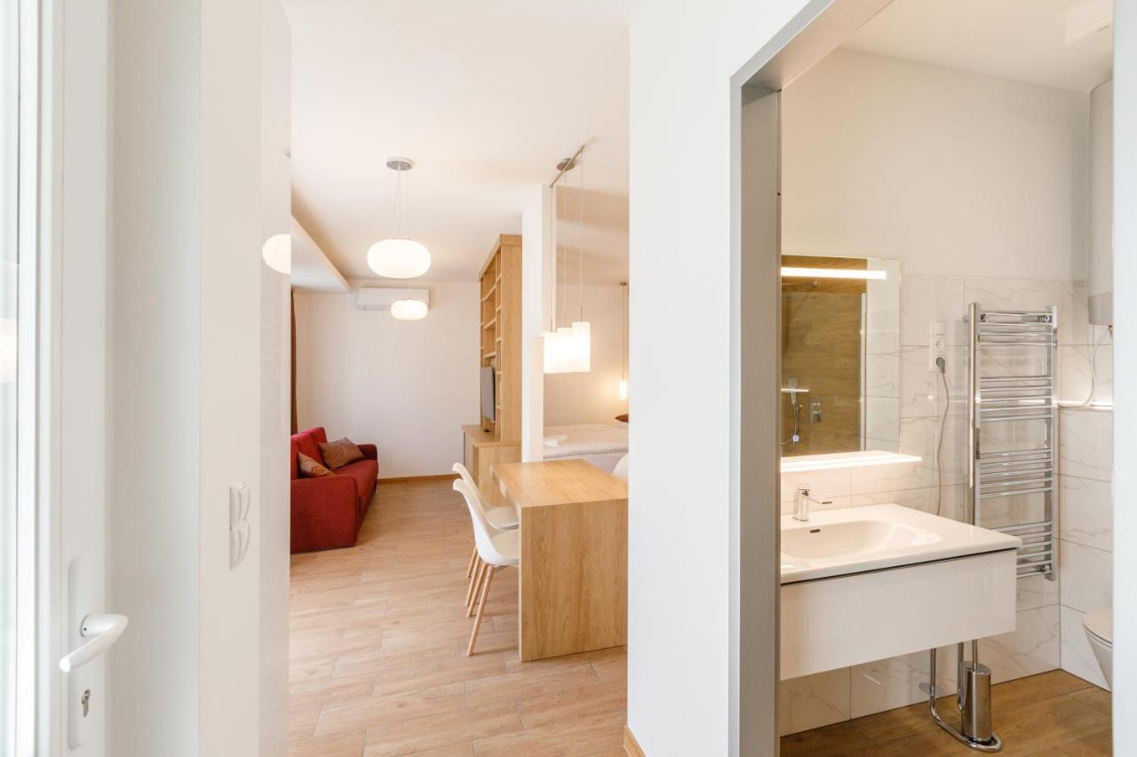 La Bella Centrum Apartmanok Piros/Sarga Hévíz المظهر الخارجي الصورة