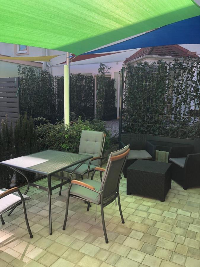 La Bella Centrum Apartmanok Piros/Sarga Hévíz المظهر الخارجي الصورة