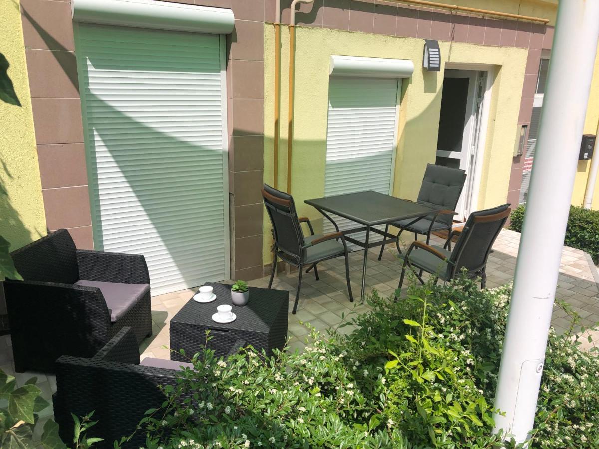 La Bella Centrum Apartmanok Piros/Sarga Hévíz المظهر الخارجي الصورة